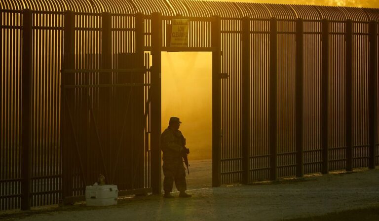 Corte Federal reactiva poderes del gobierno para deportar inmigrantes ilegales durante la pandemia