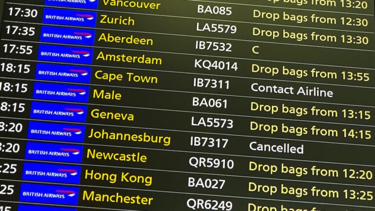 EE.UU. suspende vuelos a Sur Africa y otras naciones africanas por una nueva cepa del COVID-19