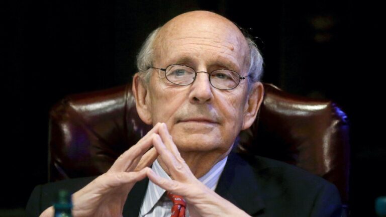 Stephen Breyer uno de los tres magistrados “liberales” de la Corte Suprema, anunció que renunciará