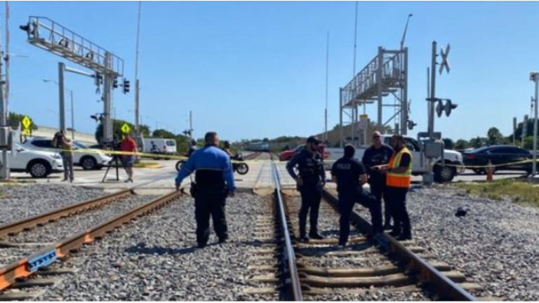 Muere peatón al ser impactado por un tren Tri-Rail en West Palm Beach