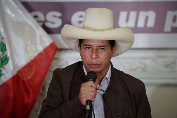 Congreso de Perú debatirá posible destitución del presidente Pedro Castillo
