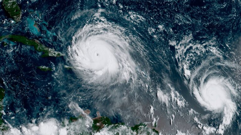 Centro Nacional de Huracanes observa cuatro ondas tropicales en el Atlántico