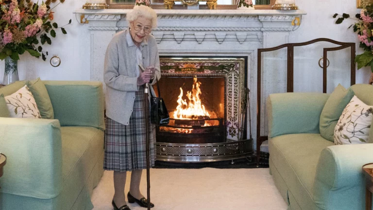 La Reina Isabel II se encuentra  en delicado estado de salud. Los médicos preocupados