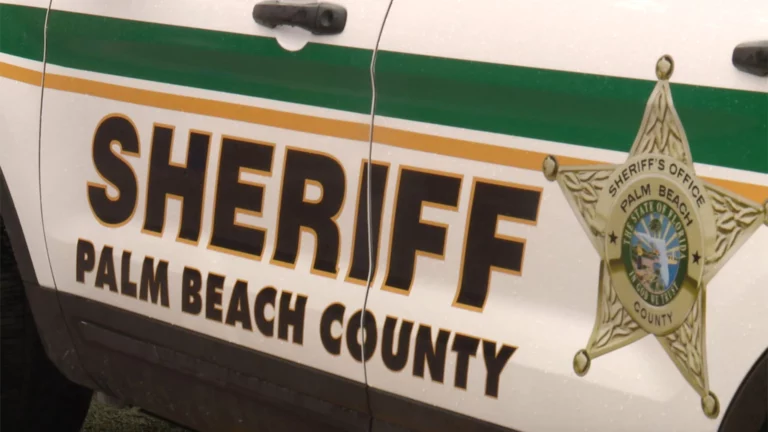Detectives están investigando un aparente  homicidio-suicidio cerca de West Palm Beach