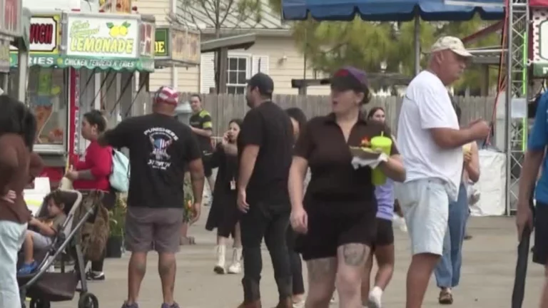 4 arrestados y docenas fueron sacados del South Florida Fair el sábado durante una pelea