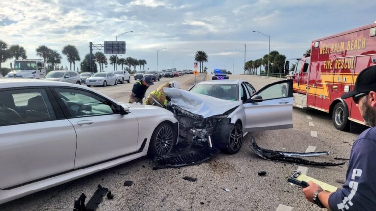 Muere un hombre en accidente en West Palm Beach al conducir por el carril equivocado
