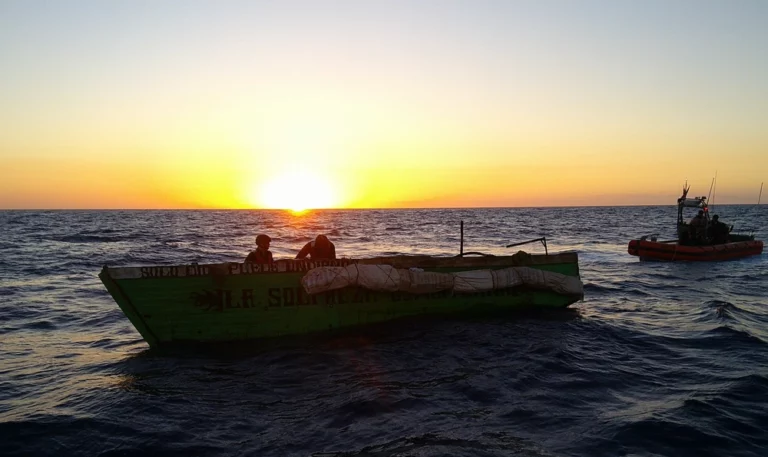 Repatriados 28 cubanos interceptados en la costa de la Florida por la Guardia Costera