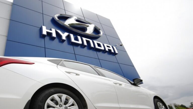 Hyundai retira del mercado 38.000 vehículos que pueden acelerar inesperadamente Hyundai informó que el software de los vehículos podría activar un “sistema de seguridad” que podría resultar en una “aceleración lenta e involuntaria”.