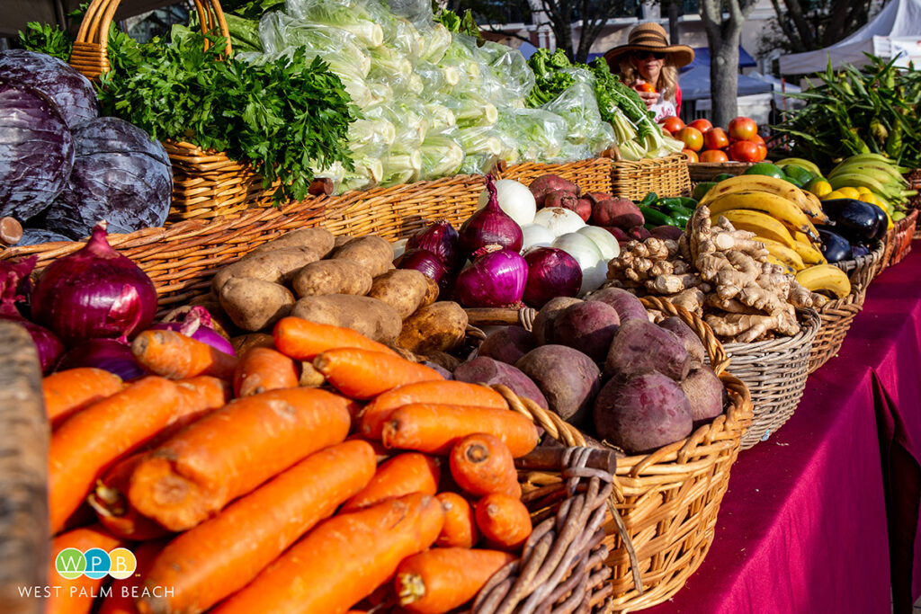 El GreenMarket ofrece verduras y frutas frescas cultivadas localmente.