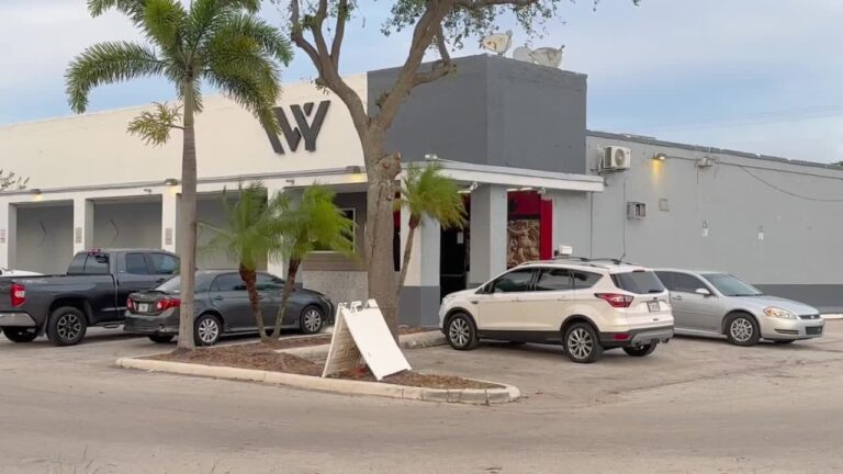 Hombre asesinado a tiros afuera del club nocturno Ivy Palm Beach en Military Trail