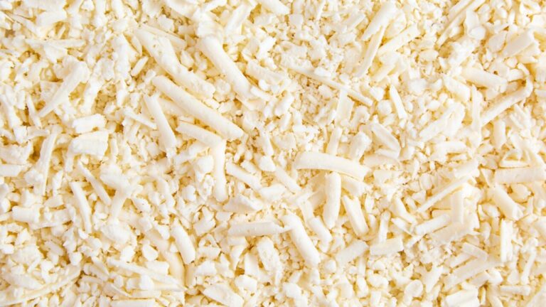 El retiro de queso por parte de la FDA ahora incluye productos vendidos en Costco y Walmart