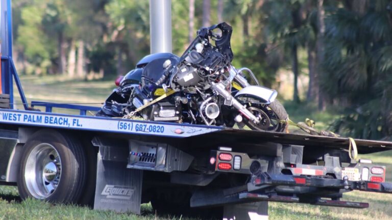 Se espera que el diputado se recupere después de estrellar su motocicleta en la I-95 durante la caravana de Trump