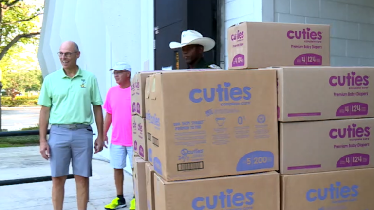 85,000 pañales donados a 15 organizaciones sin fines de lucro en todo el condado de Palm Beach
