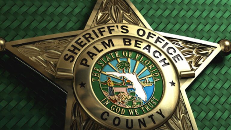 Hombre encontrado muerto en la arena en South Palm Beach; no se sospecha hechos delictivos